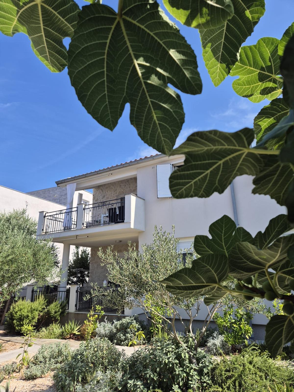 Balkon apartmana na katu
